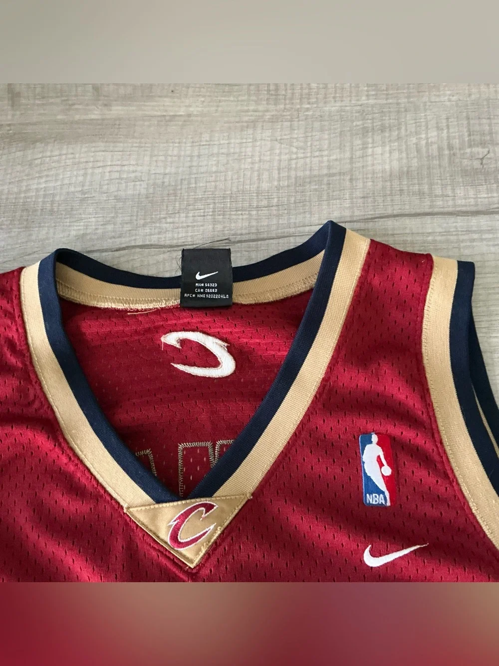 Nike Cleveland Cavaliers LeBron James #23 Swingman Jersey – XL – Wine & Gold